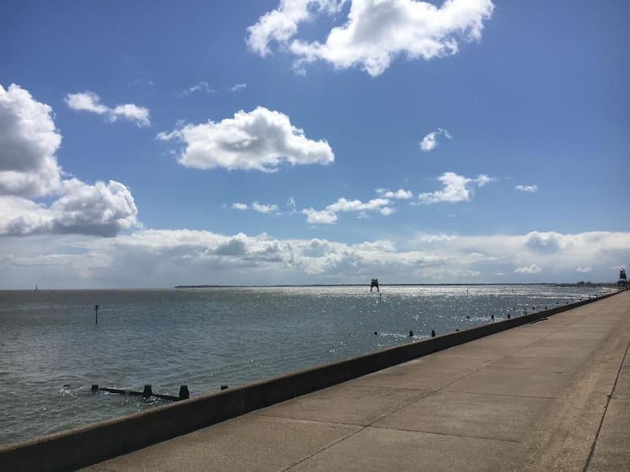 Gordon Villa - A Seaside Escape Harwich Bagian luar foto