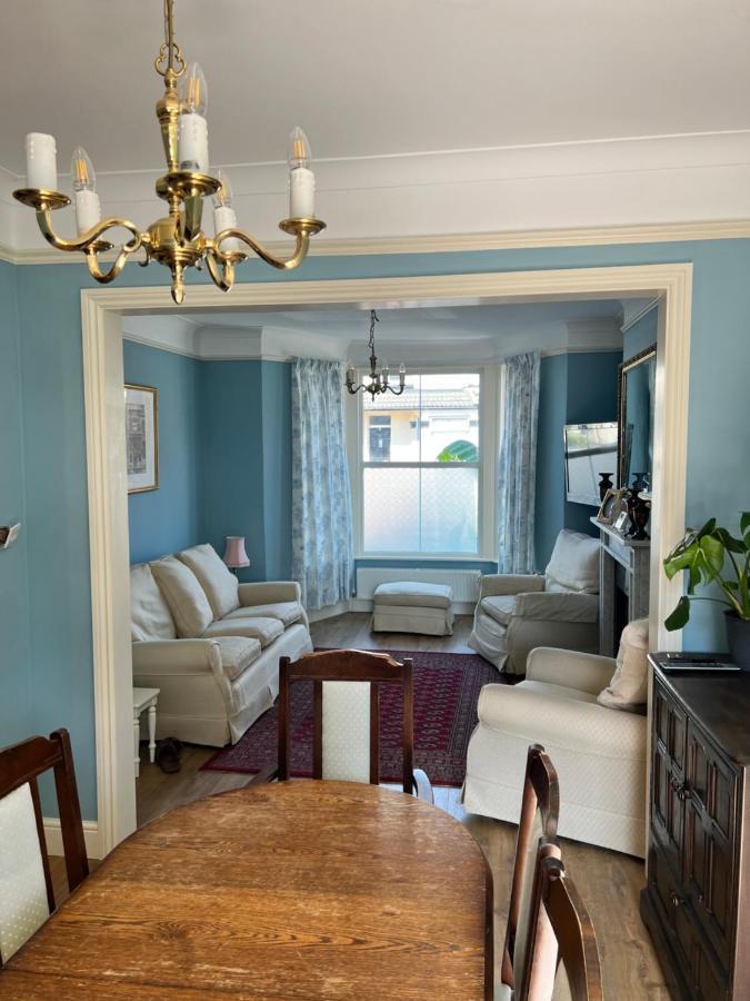 Gordon Villa - A Seaside Escape Harwich Bagian luar foto